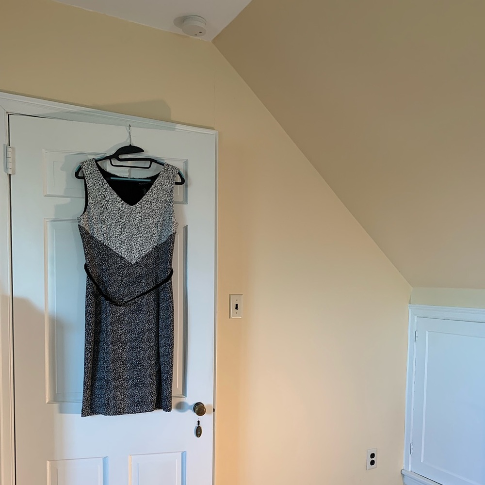 White House Black Market dress. White and Black printed dress.